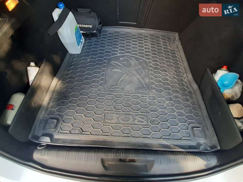 Універсал Peugeot 308 2015 в Тернополі