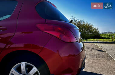 Хэтчбек Peugeot 308 2011 в 