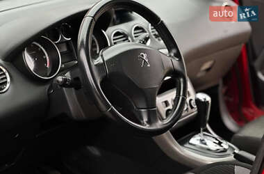 Хэтчбек Peugeot 308 2011 в 