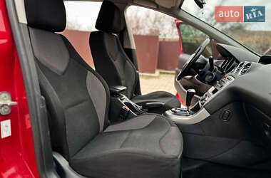 Хэтчбек Peugeot 308 2011 в 