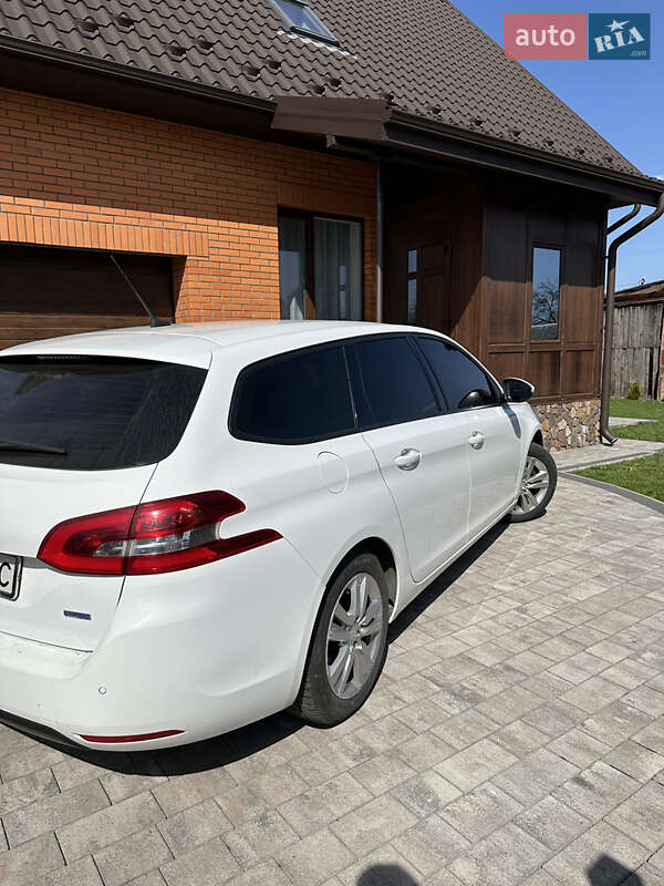 Универсал Peugeot 308 2015 в Маневичах