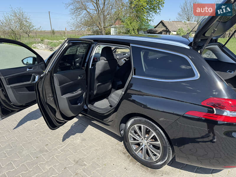 Універсал Peugeot 308 2017 в Радехові