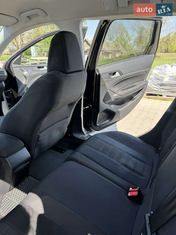 Універсал Peugeot 308 2017 в Радехові