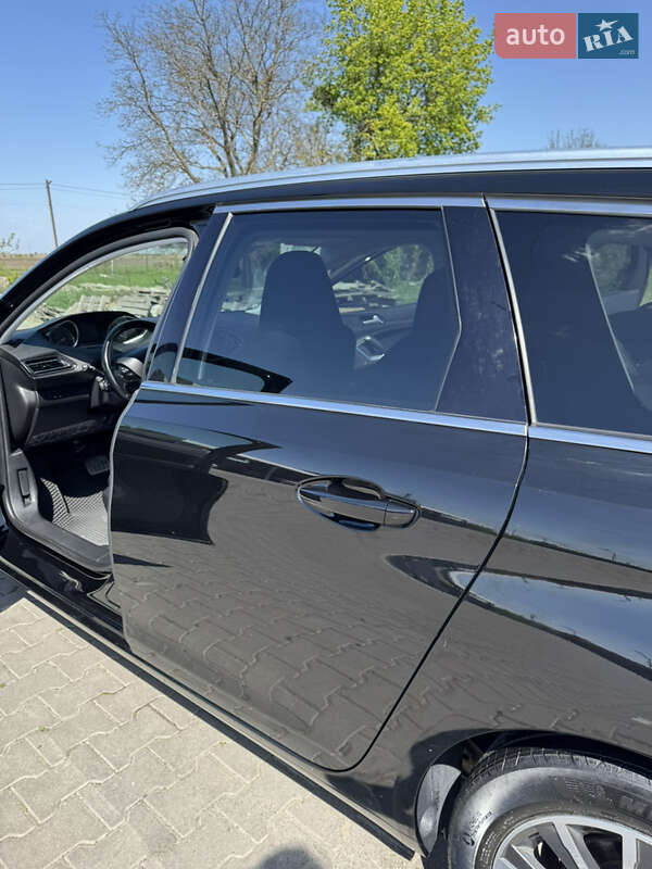 Універсал Peugeot 308 2017 в Радехові