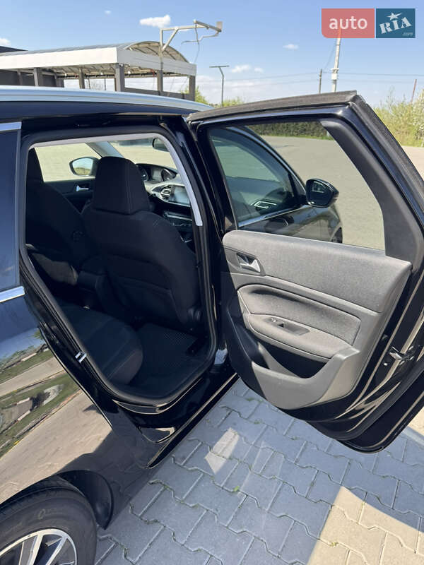 Універсал Peugeot 308 2017 в Радехові