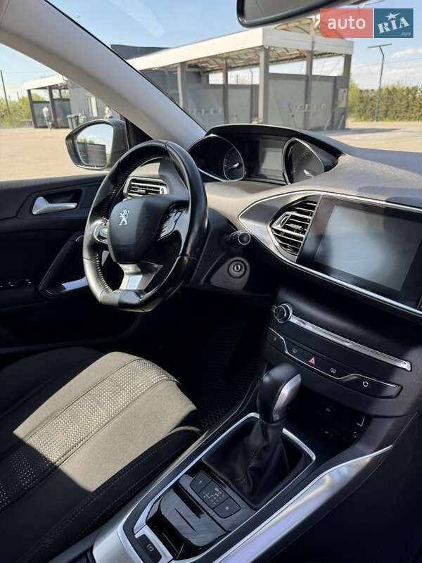 Універсал Peugeot 308 2017 в Радехові