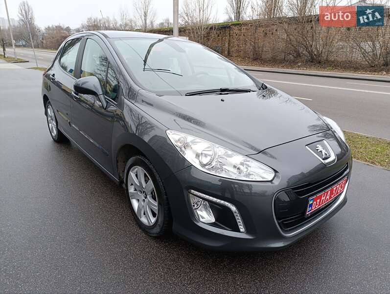 Хэтчбек Peugeot 308 2013 в Киеве