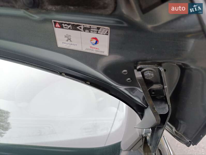 Хэтчбек Peugeot 308 2013 в Киеве