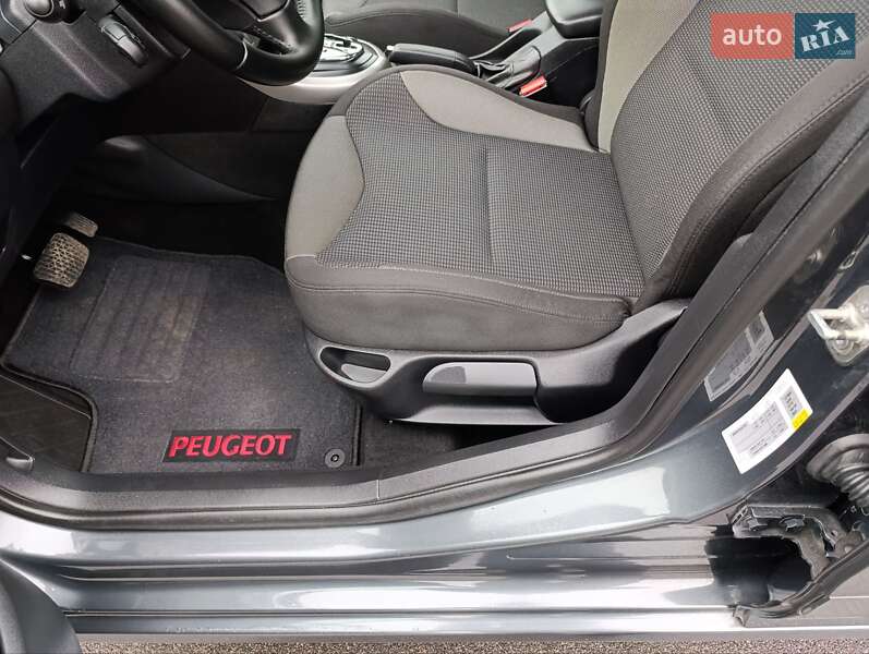 Хэтчбек Peugeot 308 2013 в Киеве