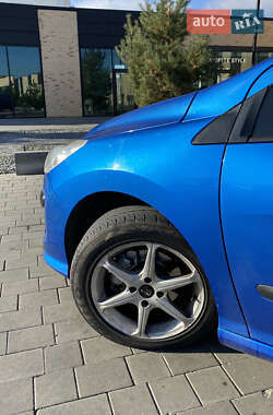 Хэтчбек Peugeot 308 2008 в 