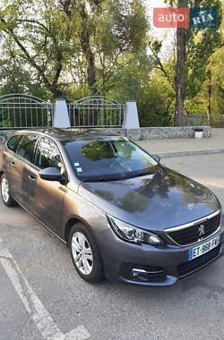 Универсал Peugeot 308 2017 в 
