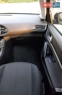 Универсал Peugeot 308 2017 в 