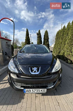 Хэтчбек Peugeot 308 2011 в 