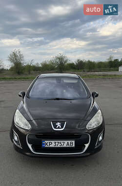 Хэтчбек Peugeot 308 2012 в 