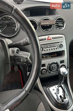 Хэтчбек Peugeot 308 2012 в 