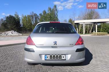 Хэтчбек Peugeot 308 2010 в 