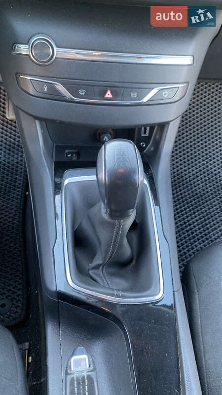 Хетчбек Peugeot 308 2014 в Києві