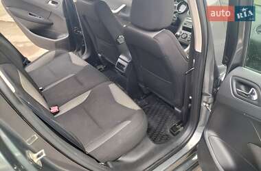 Хетчбек Peugeot 308 2012 в 