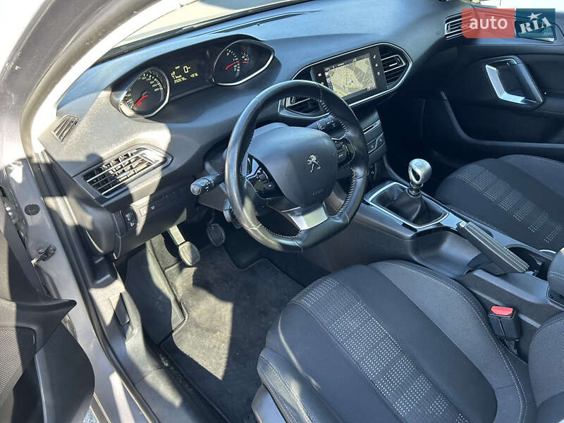 Универсал Peugeot 308 2015 в Киеве