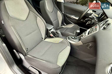 Хэтчбек Peugeot 308 2009 в 