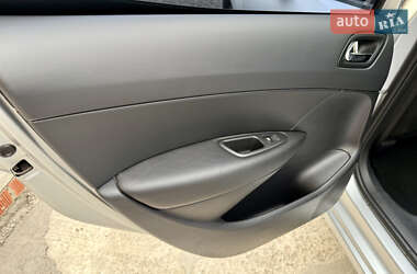 Хэтчбек Peugeot 308 2009 в 