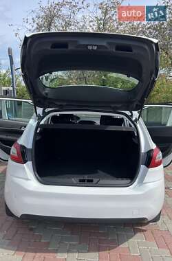Хетчбек Peugeot 308 2016 в 