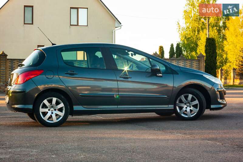 Хэтчбек Peugeot 308 2007 в Костополе