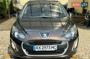 Хэтчбек Peugeot 308 2012 в 