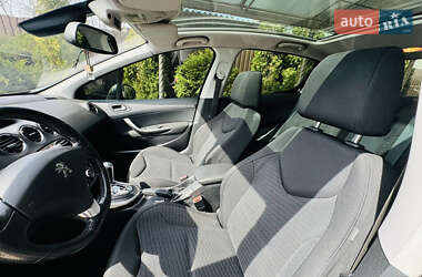 Хэтчбек Peugeot 308 2012 в 