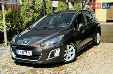 Хэтчбек Peugeot 308 2012 в 