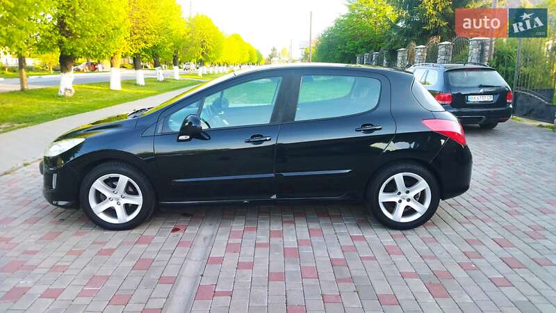 Хэтчбек Peugeot 308 2007 в Староконстантинове