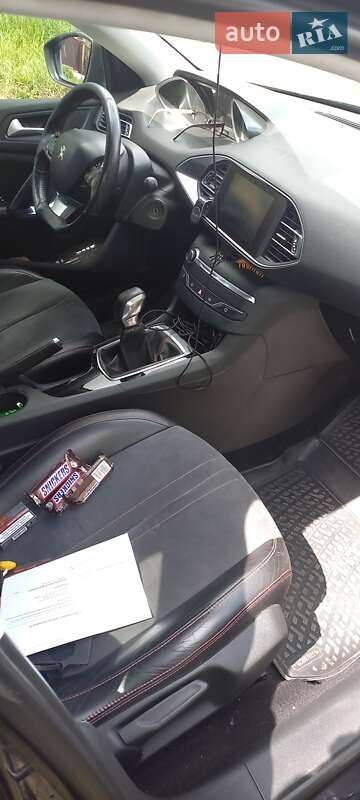 Хэтчбек Peugeot 308 2015 в Киеве