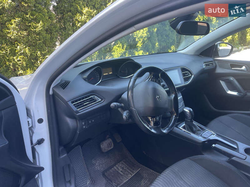 Универсал Peugeot 308 2016 в Киеве