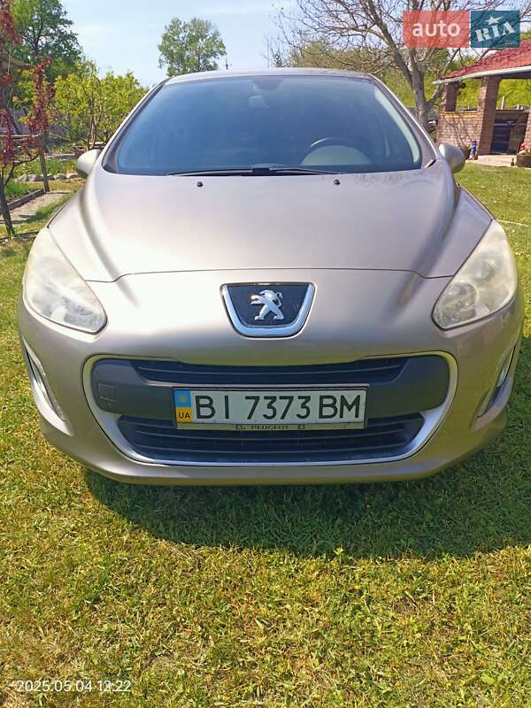 Хэтчбек Peugeot 308 2012 в Полтаве