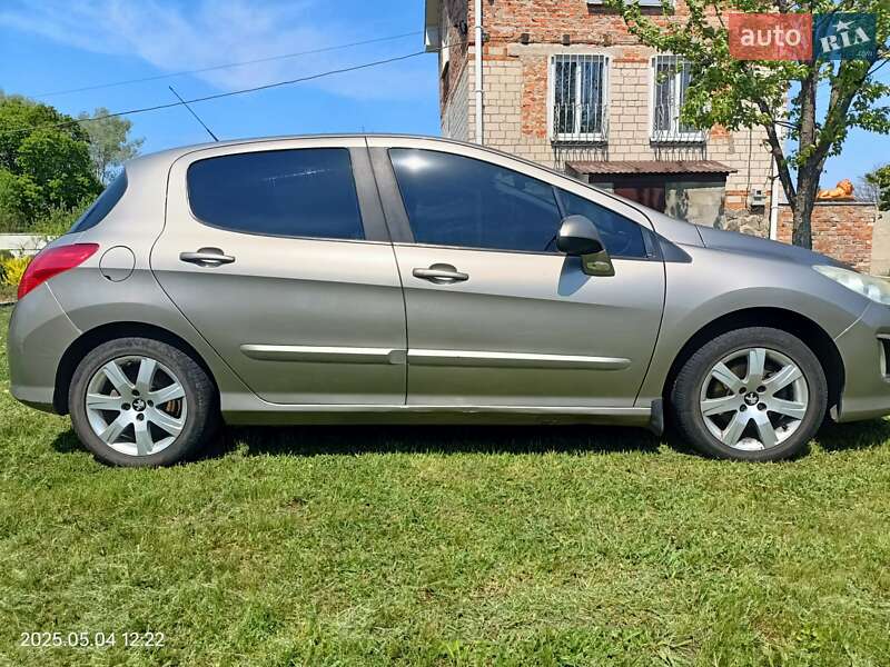 Хэтчбек Peugeot 308 2012 в Полтаве