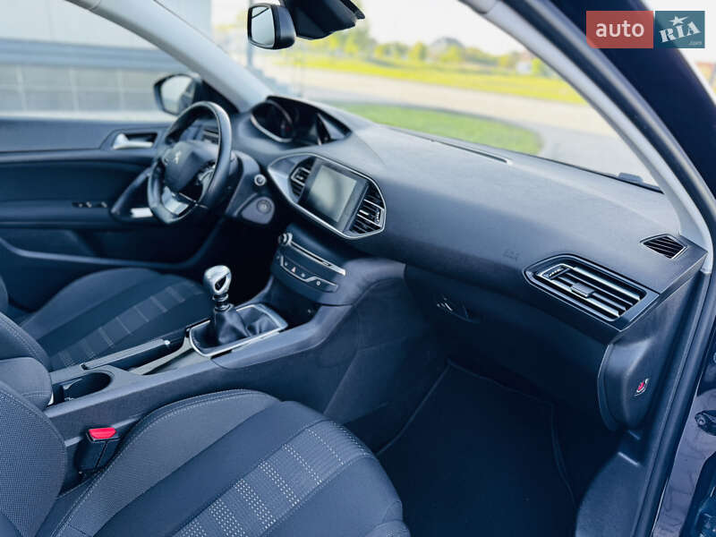 Універсал Peugeot 308 2015 в Здолбуніві