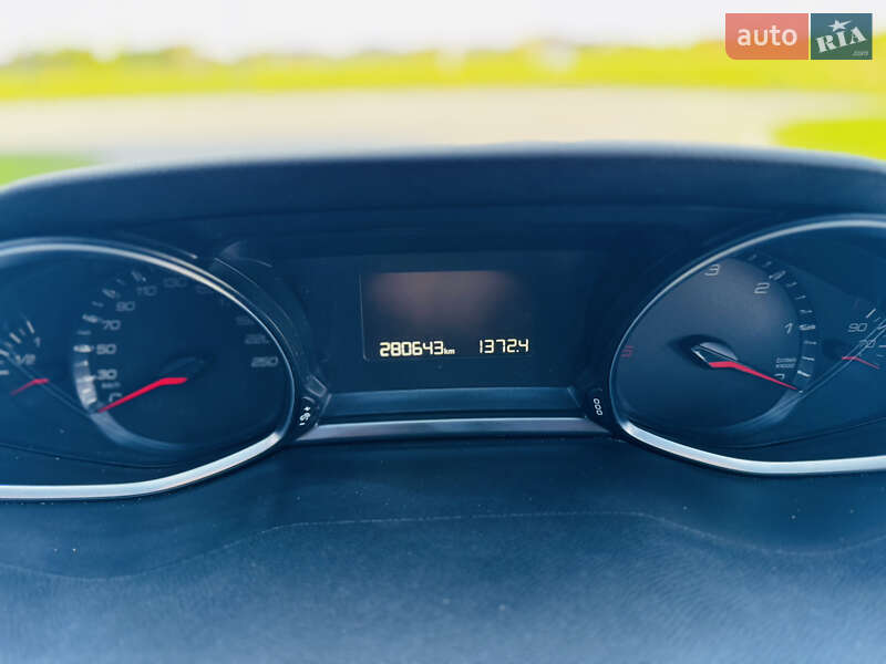 Універсал Peugeot 308 2015 в Здолбуніві