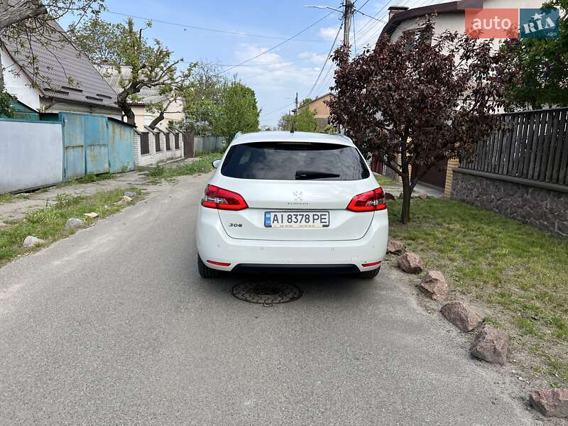 Универсал Peugeot 308 2016 в Киеве
