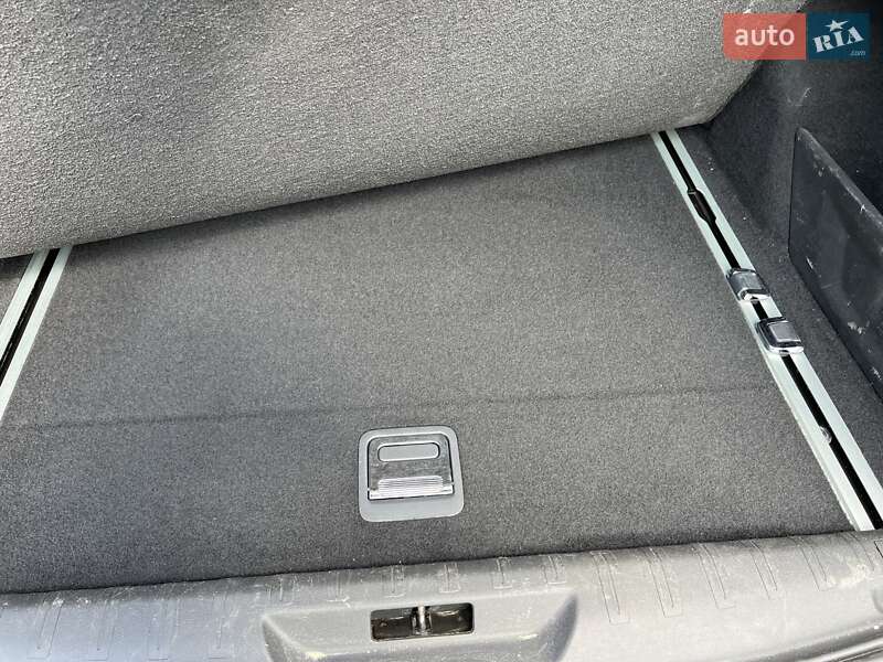 Универсал Peugeot 308 2016 в Киеве