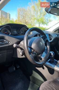 Універсал Peugeot 308 2015 в 