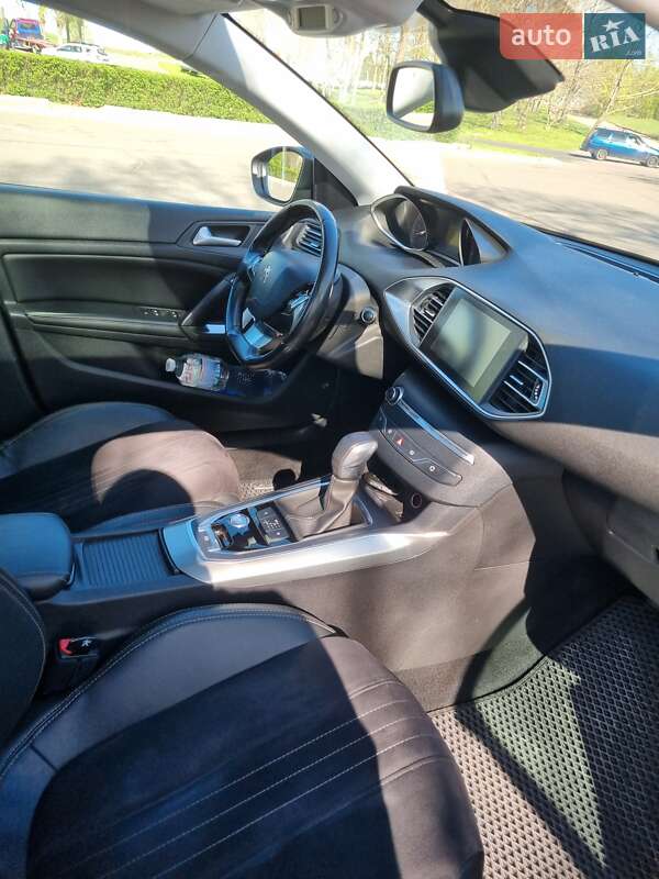 Універсал Peugeot 308 2015 в Южноукраїнську