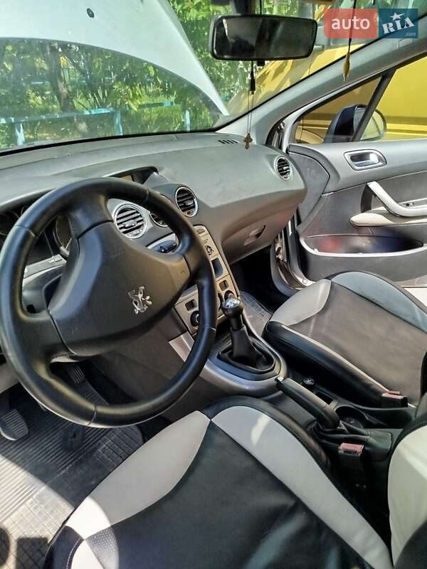 Хетчбек Peugeot 308 2008 в Києві