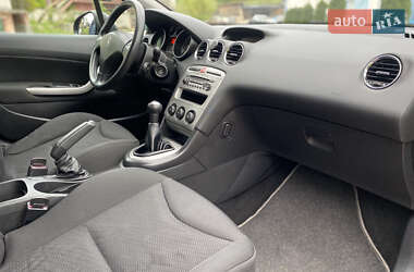 Хэтчбек Peugeot 308 2007 в 