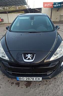 Хетчбек Peugeot 308 2010 в Чорткові