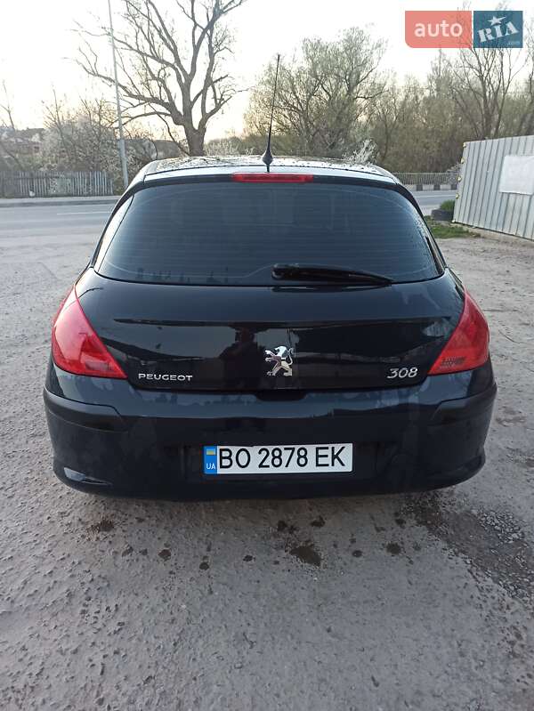 Хетчбек Peugeot 308 2010 в Чорткові