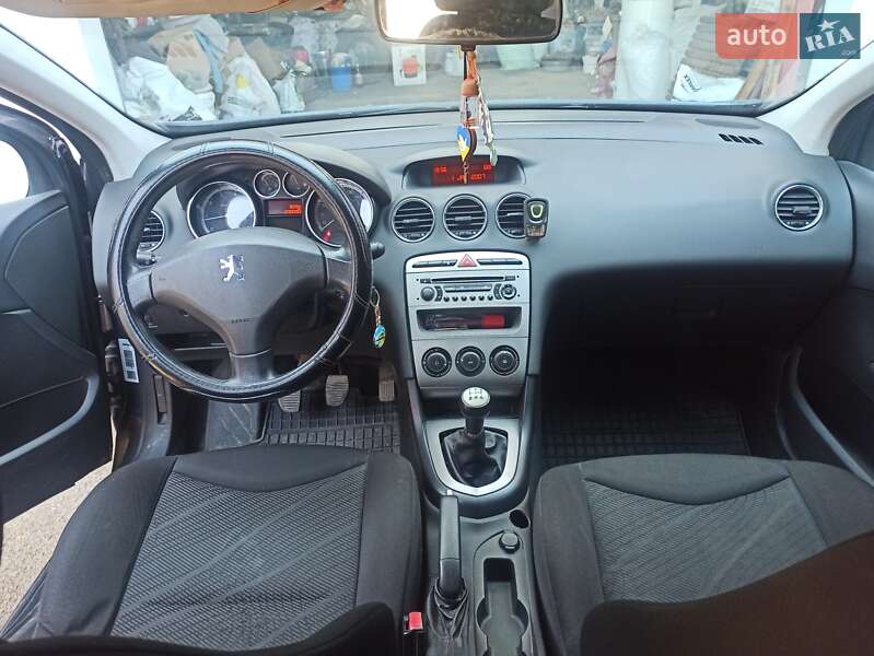 Хетчбек Peugeot 308 2010 в Чорткові