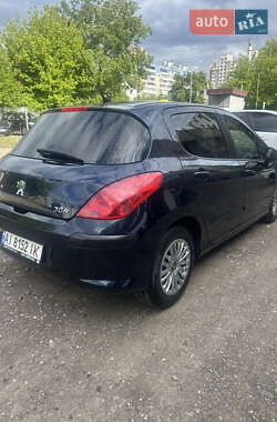 Хэтчбек Peugeot 308 2010 в 
