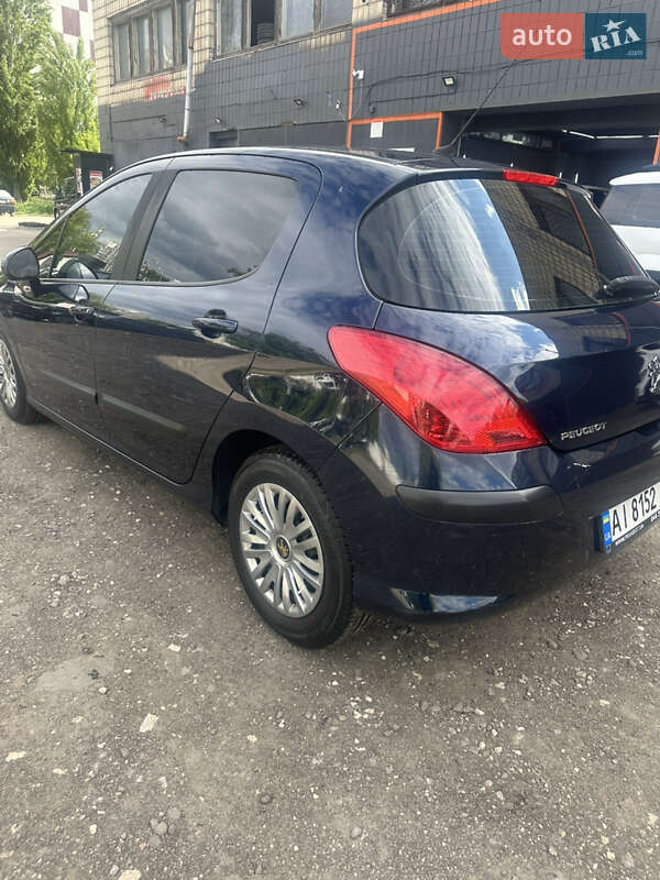 Хэтчбек Peugeot 308 2010 в Киеве