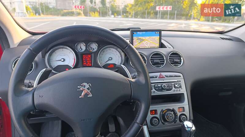 Хэтчбек Peugeot 308 2012 в Киеве