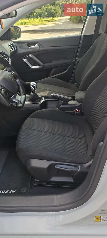 Универсал Peugeot 308 2015 в Каменке